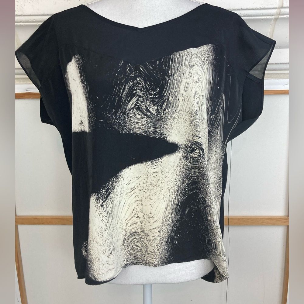 Calvin Klein VTG Expressionist black & white blouse NWOT great silhouette NWOT